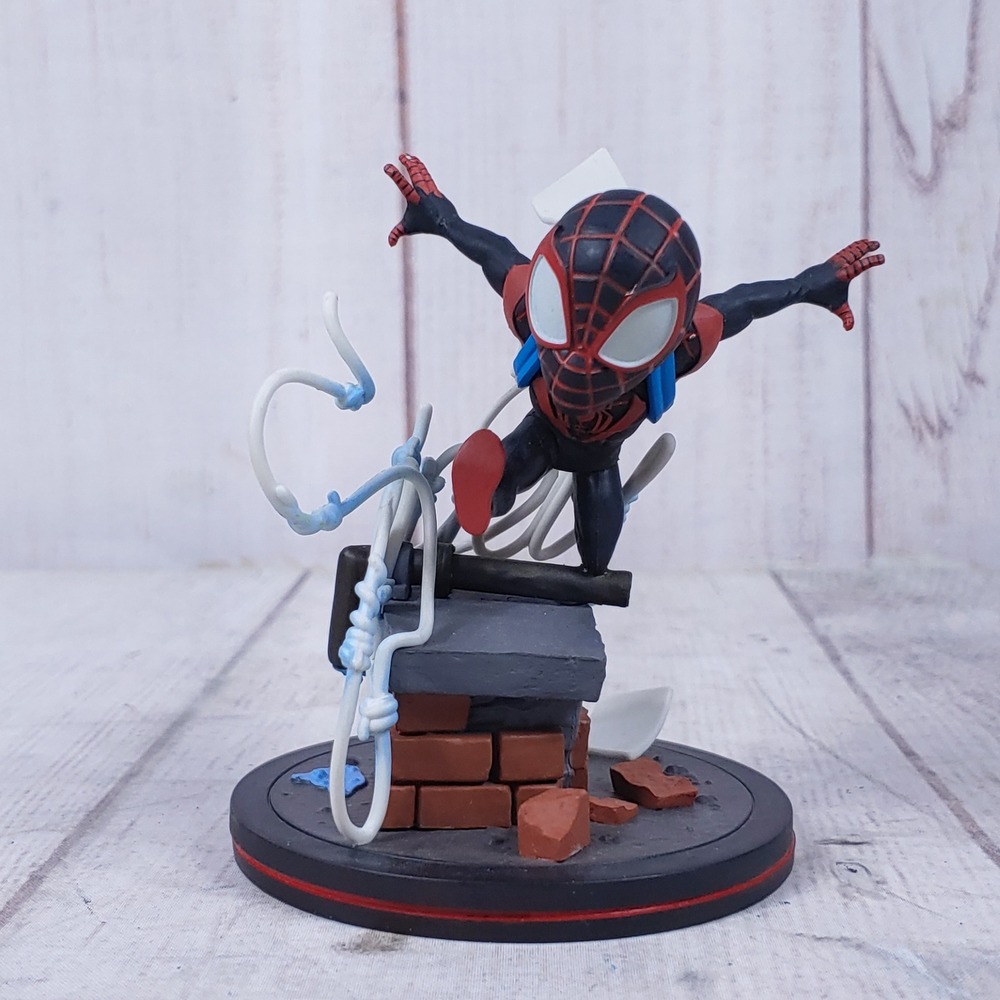 Q-Fig Elite Miles Morales Spider-Man Figure - Sunday Marvel Quantum Mechanix